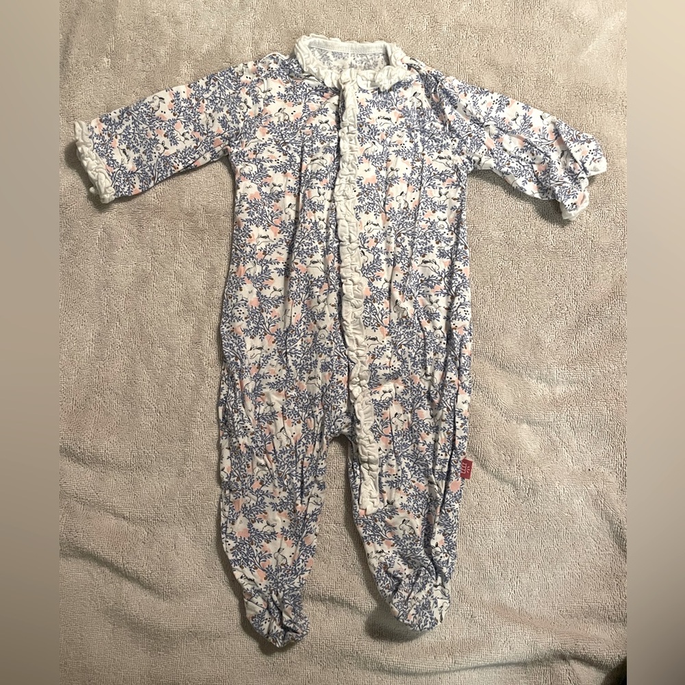 Magnetic Me footie 0-3 months